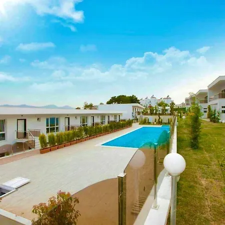 ホテル Mys Paradise Deluxe Familien-villa 100 Percent Privacy クシャダス